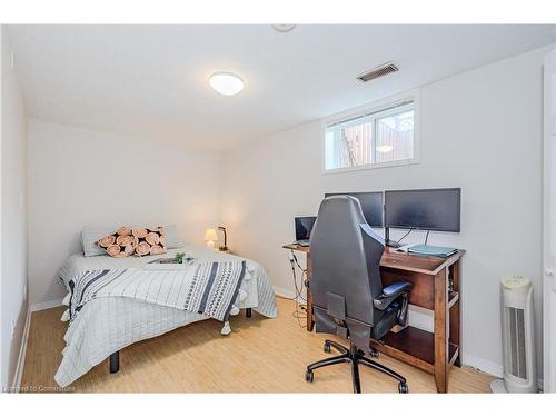 119 Silurian Drive, Guelph, ON - Indoor Photo Showing Bedroom