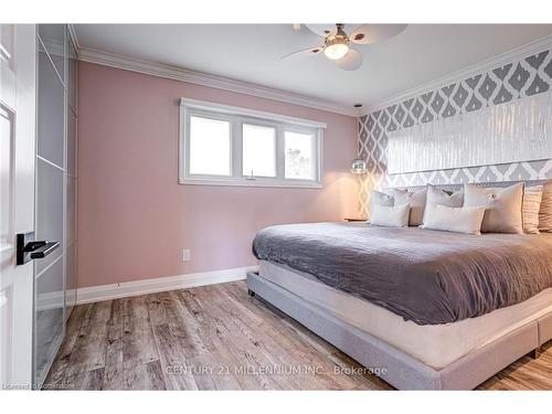 409 Scarsdale Crescent, Oakville, ON - Indoor Photo Showing Bedroom