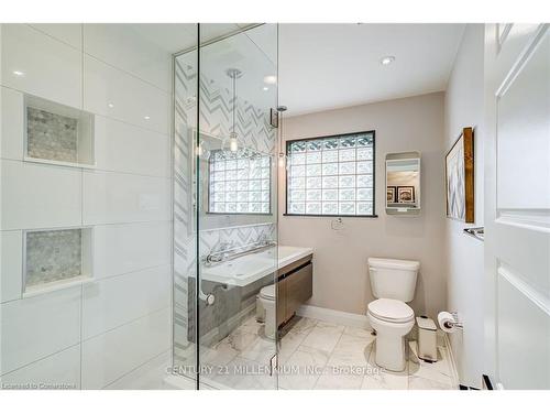 409 Scarsdale Crescent, Oakville, ON - Indoor Photo Showing Bathroom