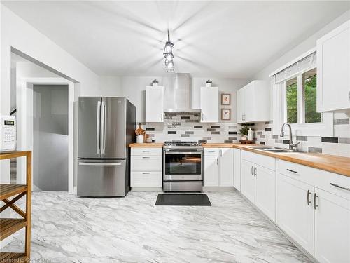 633 Main Street East, Shelburne, ON - Indoor Photo Showing Kitchen With Double Sink