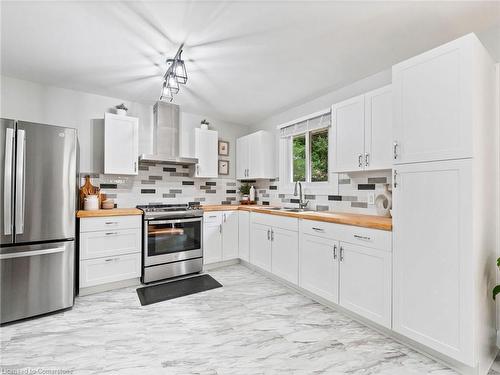 633 Main Street East, Shelburne, ON - Indoor Photo Showing Kitchen With Double Sink