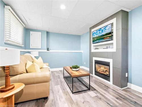 633 Main Street East, Shelburne, ON - Indoor Photo Showing Living Room With Fireplace