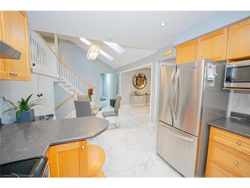 58 Blackthorn Lane, Peel, ON - Indoor Photo Showing Kitchen