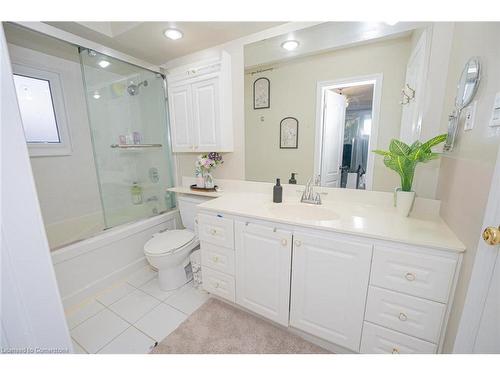 58 Blackthorn Lane, Peel, ON - Indoor Photo Showing Bathroom