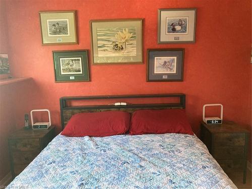 10 O'Connell Court, Lindsay, ON - Indoor Photo Showing Bedroom