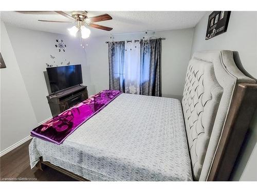 26-62 Riverdale Drive, Hamilton, ON - Indoor Photo Showing Bedroom