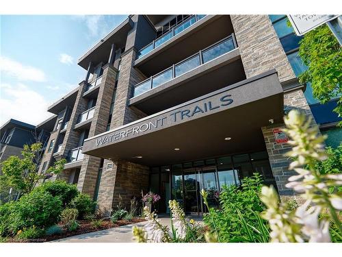 111-35 Southshore Crescent, Hamilton, ON - Outdoor