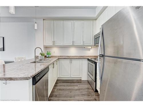 111-35 Southshore Crescent, Hamilton, ON - Indoor Photo Showing Kitchen With Double Sink With Upgraded Kitchen