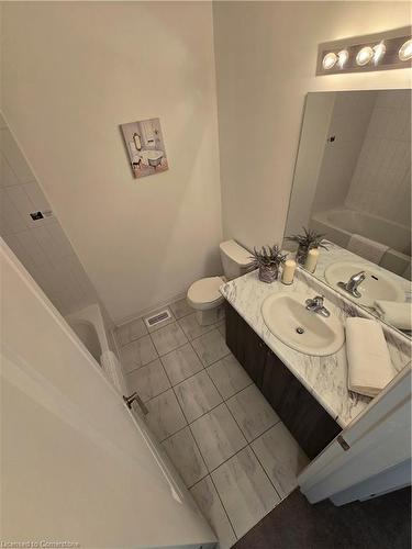 49 Koda Street, Simcoe, ON - Indoor Photo Showing Bathroom