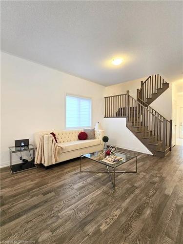 49 Koda Street, Simcoe, ON - Indoor Photo Showing Living Room