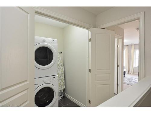 44 Robert Peel Road Road, Kitchener, ON - Indoor Photo Showing Laundry Room