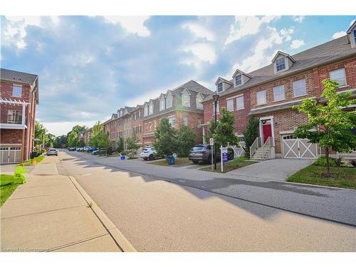 44 Robert Peel Road Road, Kitchener, ON - Outdoor With Facade