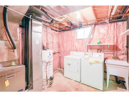 1034 Pearson Drive, Woodstock, ON - Indoor Photo Showing Laundry Room