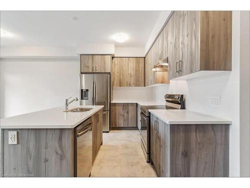 108 Yale Drive, Hamilton, ON - Indoor Photo Showing Kitchen With Stainless Steel Kitchen With Upgraded Kitchen