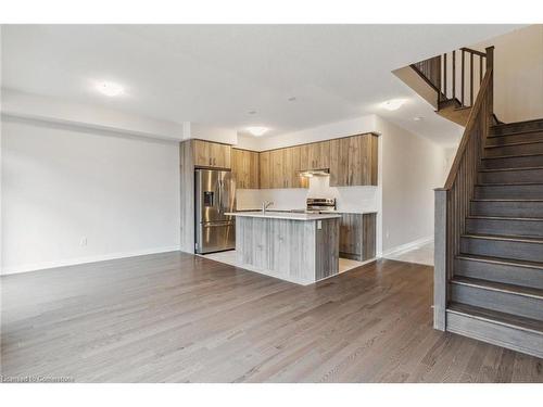 108 Yale Drive, Hamilton, ON - Indoor Photo Showing Kitchen