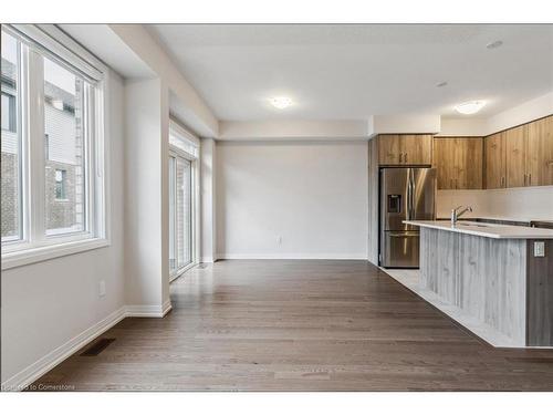 108 Yale Drive, Hamilton, ON - Indoor Photo Showing Kitchen