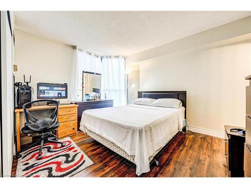 709-8 Silver Bell Grove, Toronto, ON - Indoor Photo Showing Bedroom