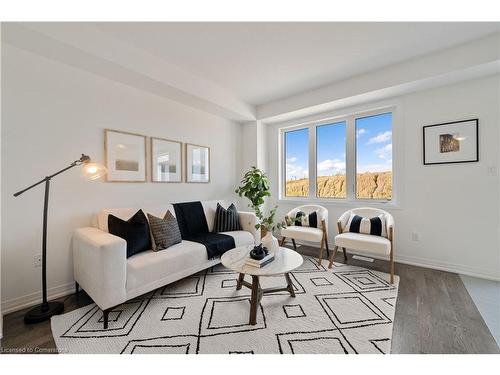 80 Selection Heights, Thorold, ON - Indoor Photo Showing Living Room