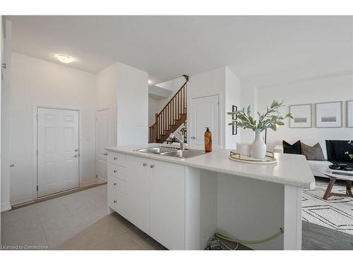 80 Selection Heights, Thorold, ON - Indoor Photo Showing Kitchen With Double Sink