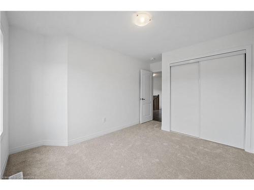 80 Selection Heights, Thorold, ON - Indoor Photo Showing Other Room