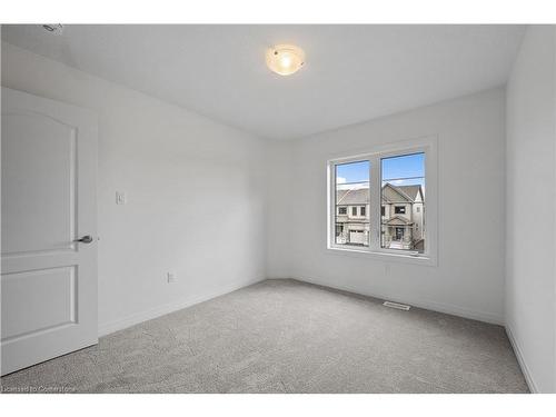 80 Selection Heights, Thorold, ON - Indoor Photo Showing Other Room