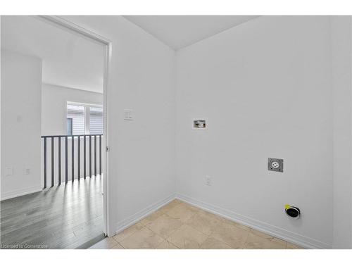 80 Selection Heights, Thorold, ON - Indoor Photo Showing Other Room