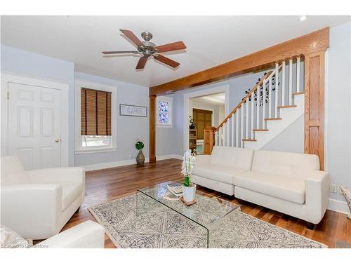 66 Agnes Street, Kitchener, ON - Indoor Photo Showing Living Room