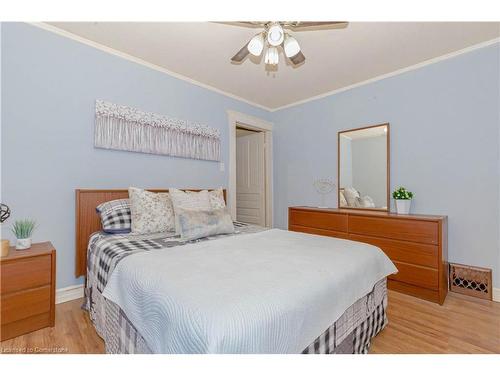 66 Agnes Street, Kitchener, ON - Indoor Photo Showing Bedroom