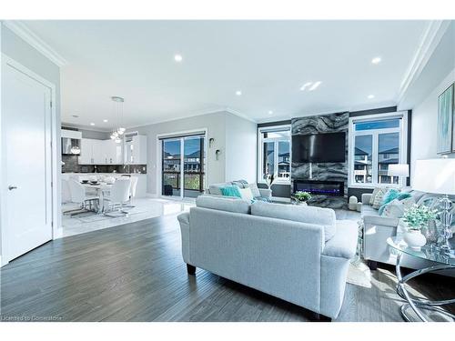 1337 Medway Park Drive, London, ON - Indoor Photo Showing Living Room