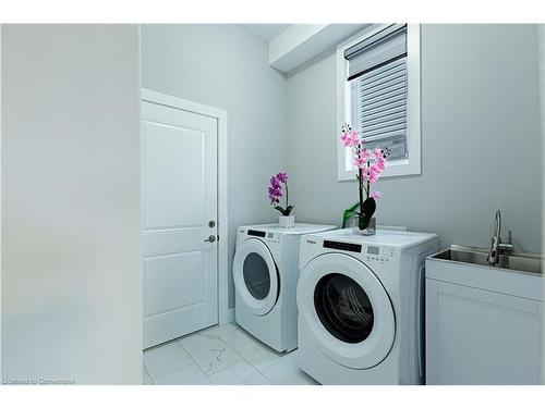 1337 Medway Park Drive, London, ON - Indoor Photo Showing Laundry Room