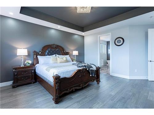 1337 Medway Park Drive, London, ON - Indoor Photo Showing Bedroom