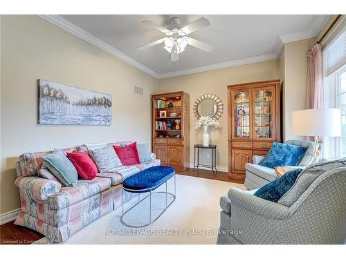 26-2175 Stavebank Road, Mississauga, ON - Indoor Photo Showing Living Room