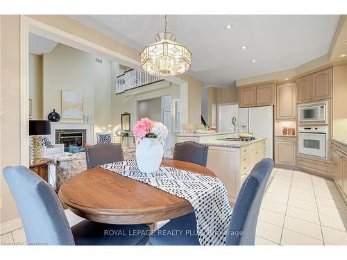 26-2175 Stavebank Road, Mississauga, ON - Indoor Photo Showing Dining Room