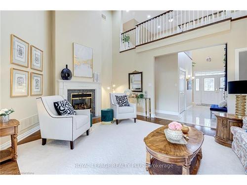 26-2175 Stavebank Road, Mississauga, ON - Indoor Photo Showing Living Room With Fireplace