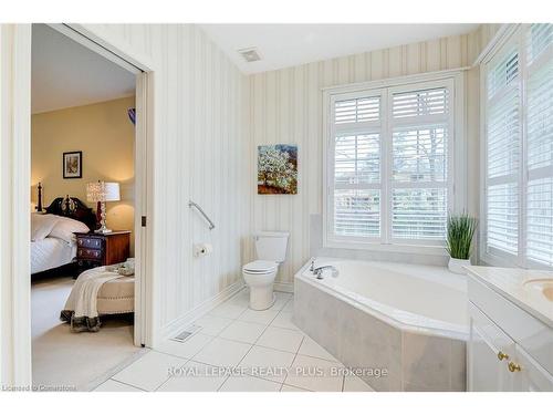 26-2175 Stavebank Road, Mississauga, ON - Indoor Photo Showing Bathroom