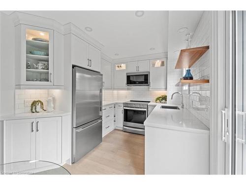 24-2300 Brays Lane, Oakville, ON - Indoor Photo Showing Kitchen With Stainless Steel Kitchen