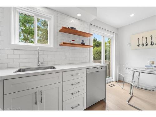 24-2300 Brays Lane, Oakville, ON - Indoor Photo Showing Kitchen