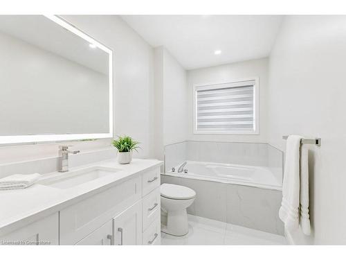 3857 Foxborough Trail, Mississauga, ON - Indoor Photo Showing Bathroom