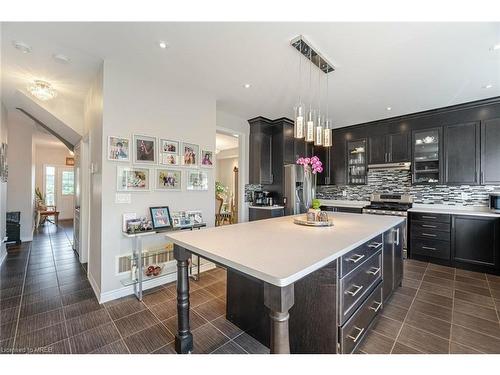 63 Goodall Court Court, Fergus, ON - Indoor Photo Showing Kitchen With Upgraded Kitchen