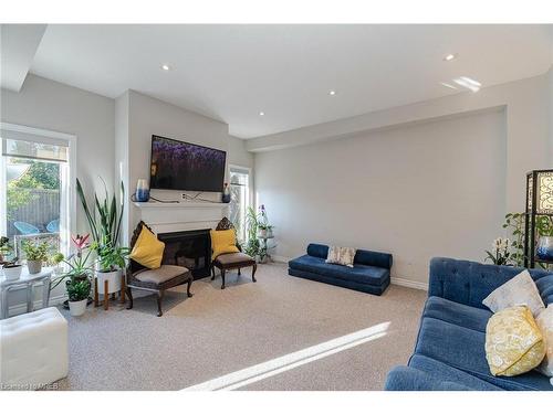 63 Goodall Court Court, Fergus, ON - Indoor Photo Showing Living Room