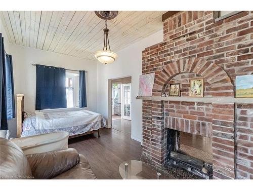 625 Beach Boulevard, Hamilton, ON - Indoor Photo Showing Other Room With Fireplace