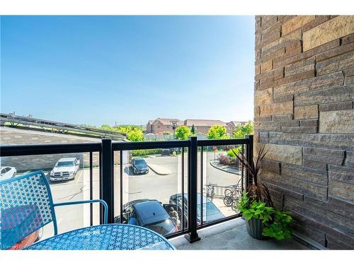 208-33 Whitmer Street, Milton, ON - Outdoor