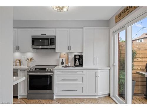 584 Ashprior Avenue, Mississauga, ON - Indoor Photo Showing Kitchen