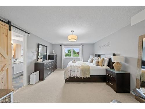 584 Ashprior Avenue, Mississauga, ON - Indoor Photo Showing Bedroom