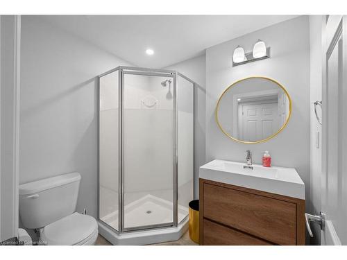 584 Ashprior Avenue, Mississauga, ON - Indoor Photo Showing Bathroom