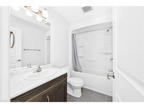 9 Hawthorn Avenue, Thorold, ON - Indoor Photo Showing Bathroom