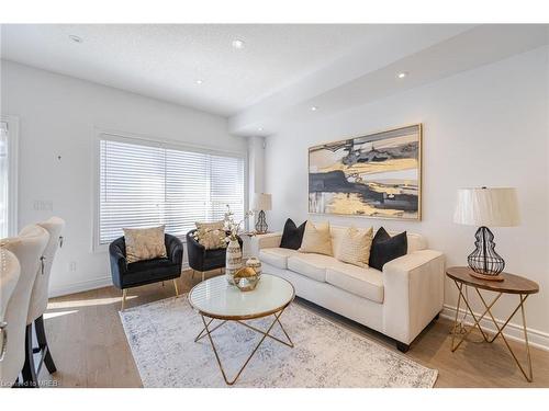 417 Athabasca Common, Oakville, ON - Indoor Photo Showing Living Room