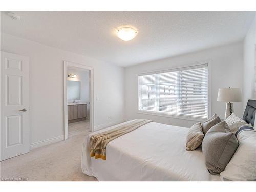 417 Athabasca Common, Oakville, ON - Indoor Photo Showing Bedroom