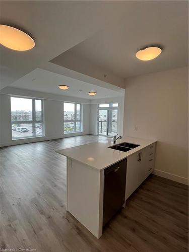 424-4 Kimberly Lane, Collingwood, ON - Indoor Photo Showing Kitchen With Double Sink