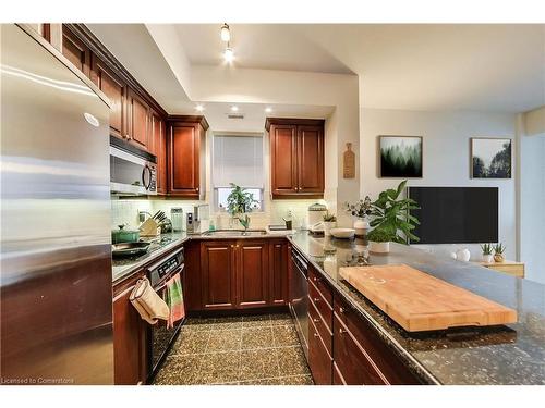 310-77 Mcmurrich Street, Toronto, ON - Indoor Photo Showing Kitchen